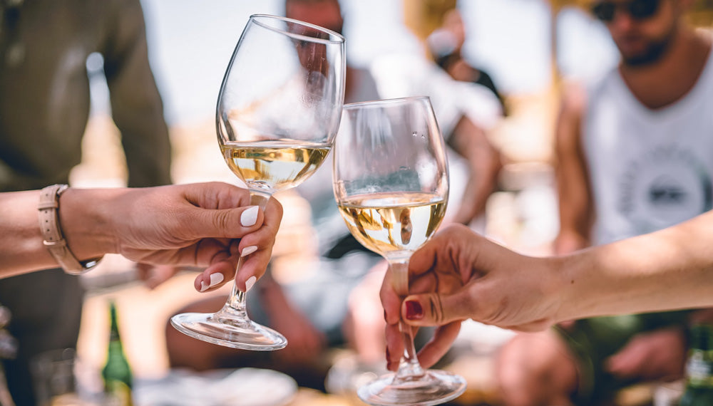 Vin blanc, pourquoi et comment l'aérer ? – Aérateur de vin ADV