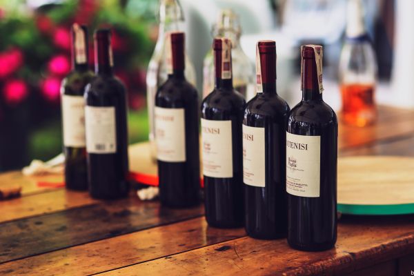 Comment personnaliser une bouteille de vin ?