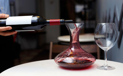 Quelle est la différence entre l’aération et la décantation du vin ?