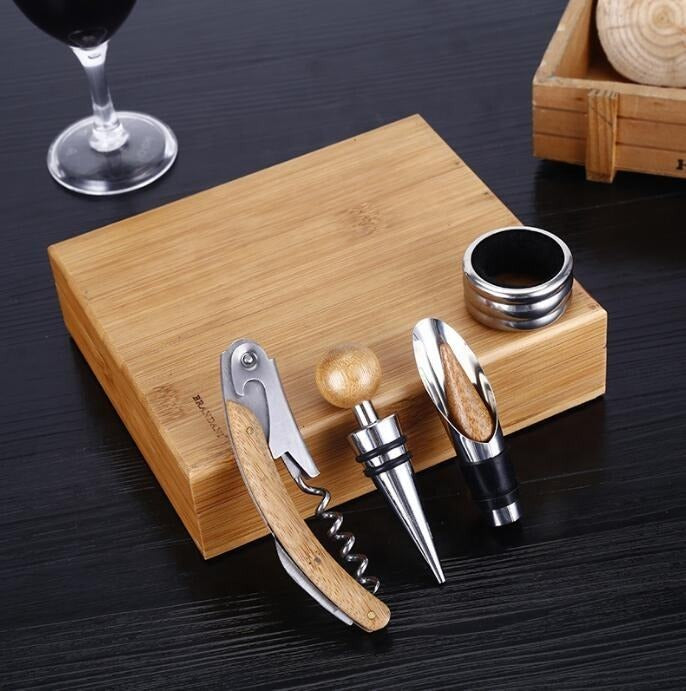 kit d'accessoires pour vin en bois