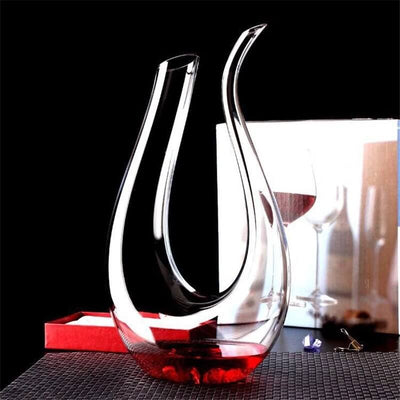 Décanteur de vin rouge en verre lointain, outils luxueux de bar de